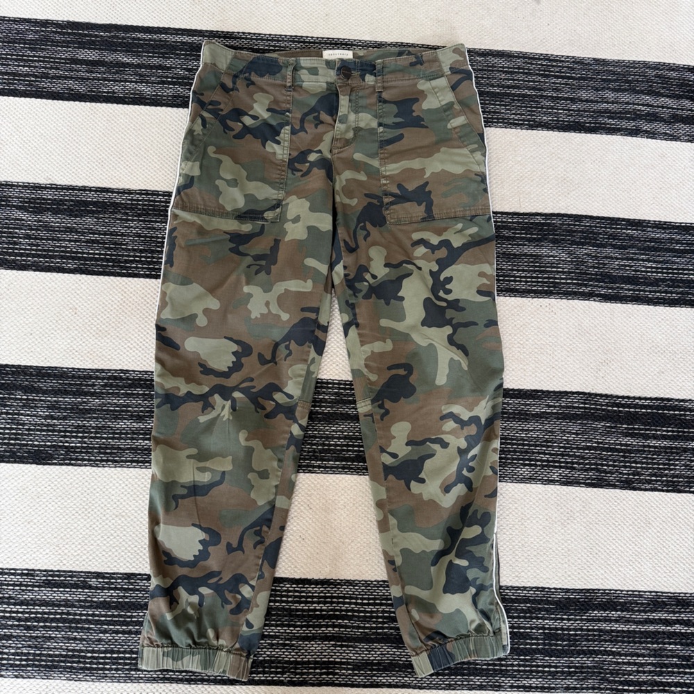 Sanctuary Women's Standard Surplus Camouflage Olive Green Cargo Pants Size 27‎